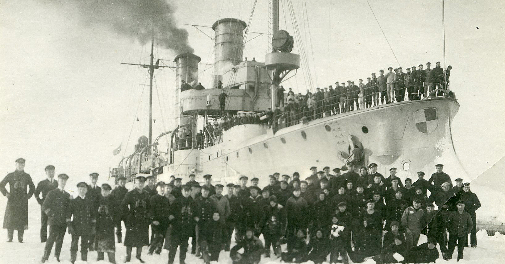 Archivalie des Monats Fotos vom Kleinen Kreuzer MEDUSA