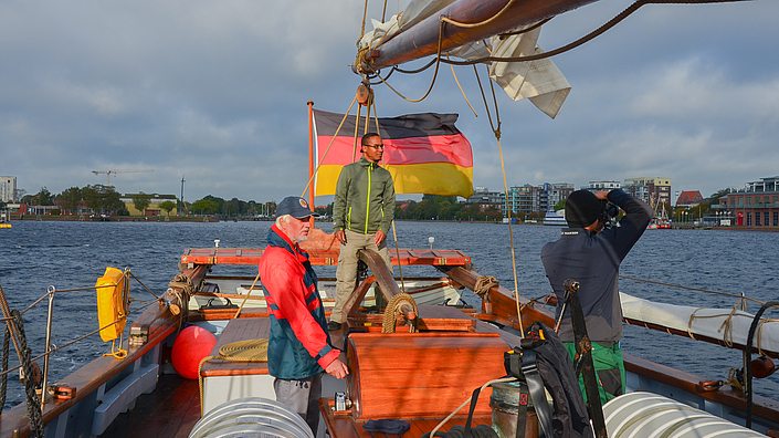 GRÖNLAND auslaufend zur Regatta