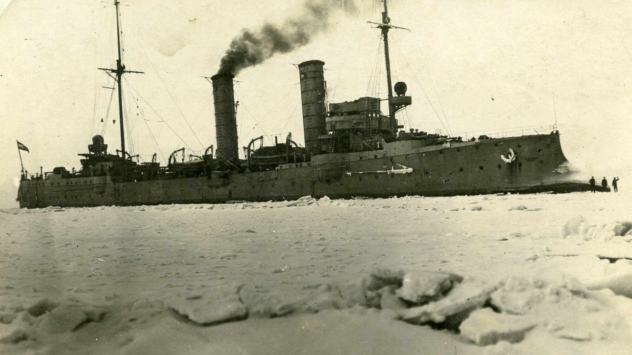 Archivalie des Monats Fotos vom Kleinen Kreuzer MEDUSA