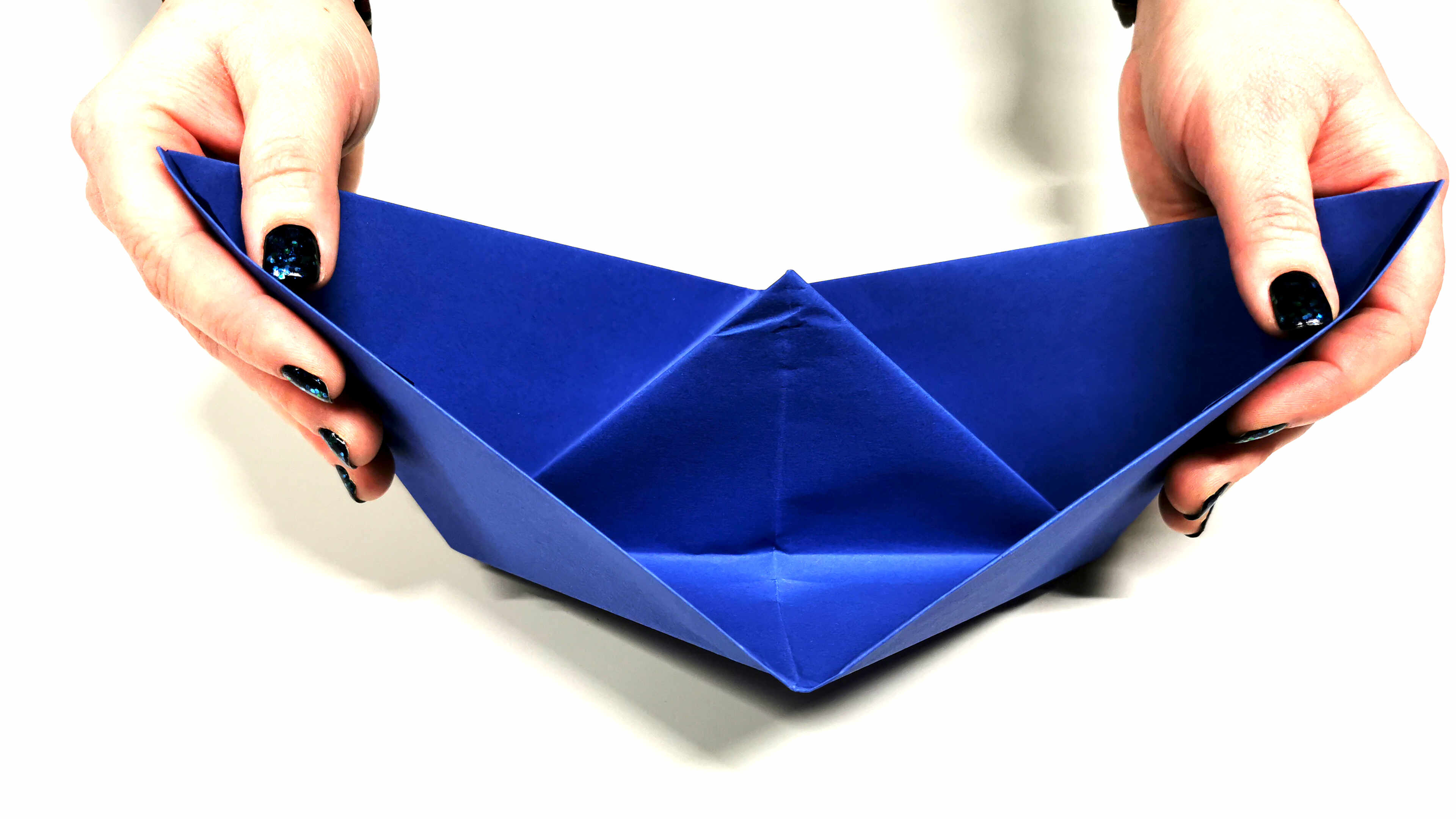  Bastelanleitung für Papierschiffchen Motiv 